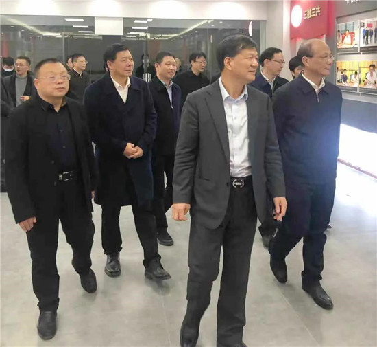 两位省委常委抵南昌高新区企业家联合会，与正邦等企业代表调研交流