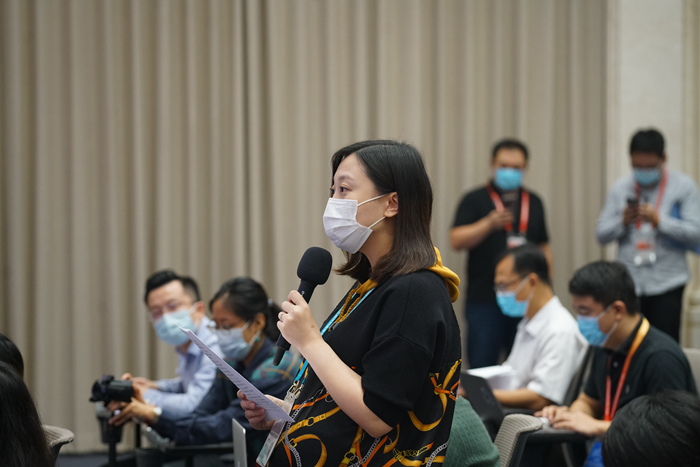 香港紫荆杂志记者提问