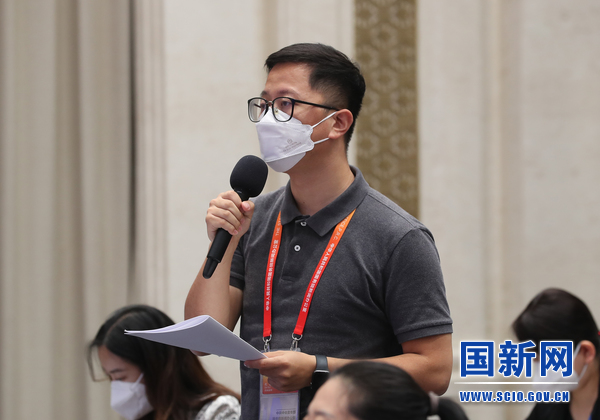 5封面新闻记者提问_large